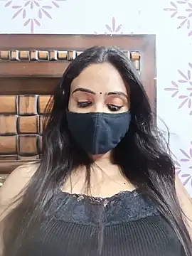 Snapshot of Yours-Bebo chatting on 07.21.26 Yours-Bebo online show from 07.21.26