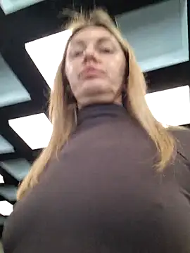 Miss    Mia  online show from 02.23.26