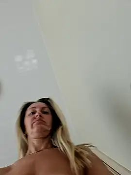 Snapshot of Miss____Mia_ chatting on 06.17.26 Miss Mia online show from 06.17.26