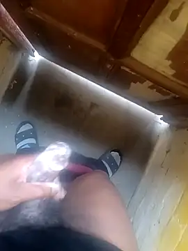 Snapshot of Masters_Slave04 chatting on 12.16.24 Masters Slave04 online show from 12.16.24