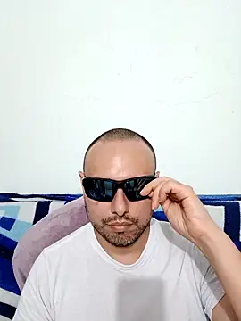 Snapshot of ElSunEagle chatting on 05.17.26 ElSunEagle online show from 05.17.26