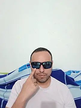 Snapshot of ElSunEagle chatting on 06.19.26 ElSunEagle online show from 06.19.26
