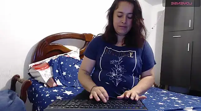 Snapshot of MagicStephany_ chatting on 03.05.25 MagicStephany online show from 03.05.25