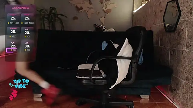 Snapshot of rogert_xx chatting on 02.21.25 rogert xx online show from 02.21.25