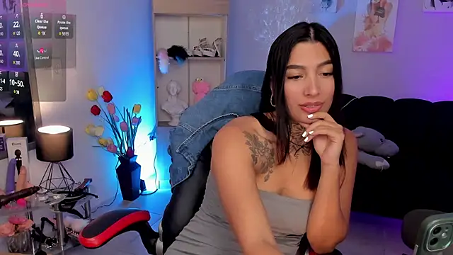 Snapshot of LouaneBourVip chatting on 01.31.25 LouaneBourVip online show from 01.31.25