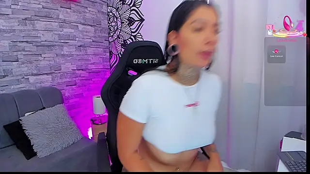 Snapshot of LouaneBourVip chatting on 10.07.25 LouaneBourVip online show from 10.07.25