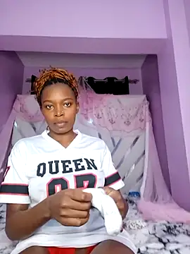 Pretty-queen123 online show from 09.19.25