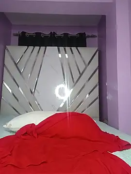 Pretty-queen123 online show from 04.21.26