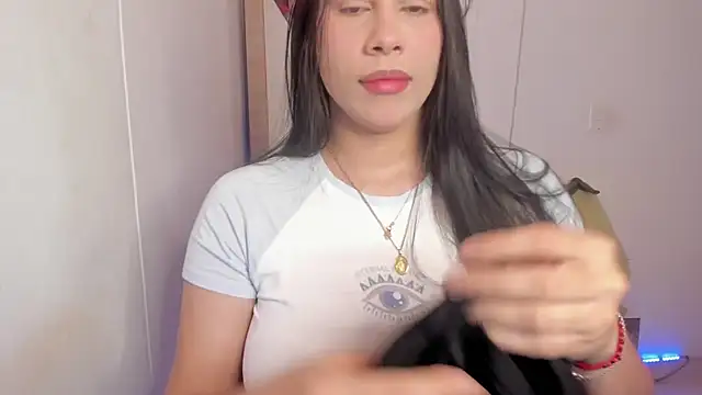 Snapshot of hellensexy chatting on 01.16.25 hellensexy online show from 01.16.25