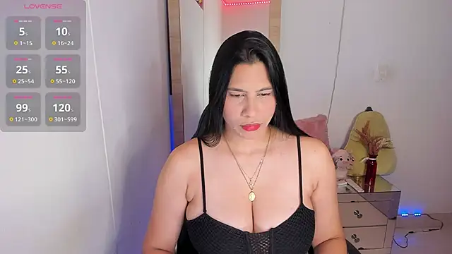 Snapshot of hellensexy chatting on 10.30.25 hellensexy online show from 10.30.25