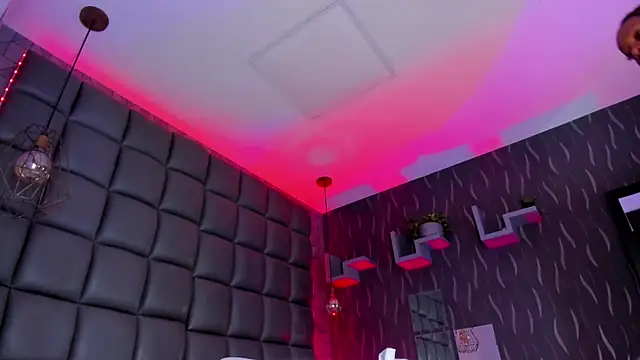 megan woll online show from 04.21.26