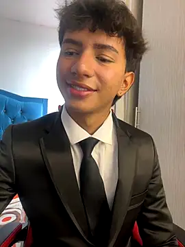 Leonarrrd 01 online show from 11.01.25