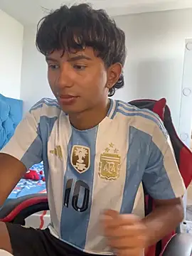 Leonarrrd 01 online show from 11.22.25