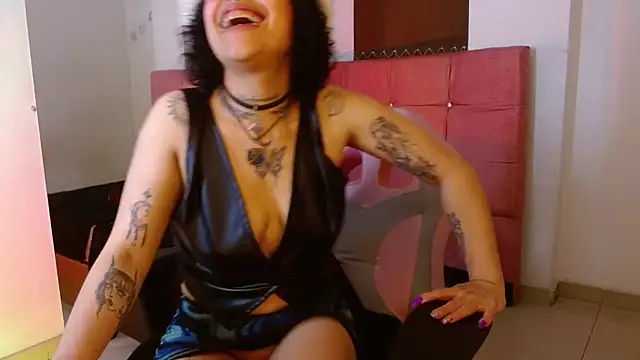 miahernadez303av online show from 03.06.25