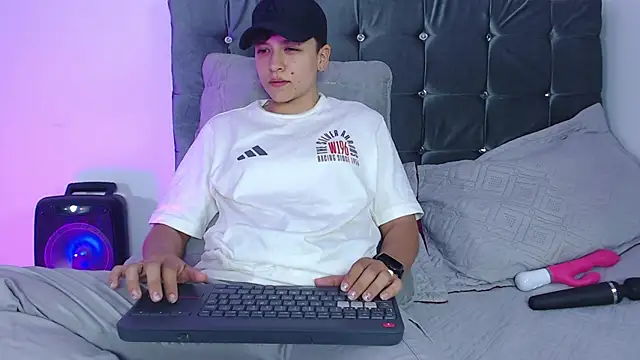Snapshot of Antonella_Cruz02 chatting on 07.29.26 Antonella Cruz02 online show from 07.29.26