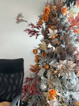 ValerieHilton online show from 12.14.24