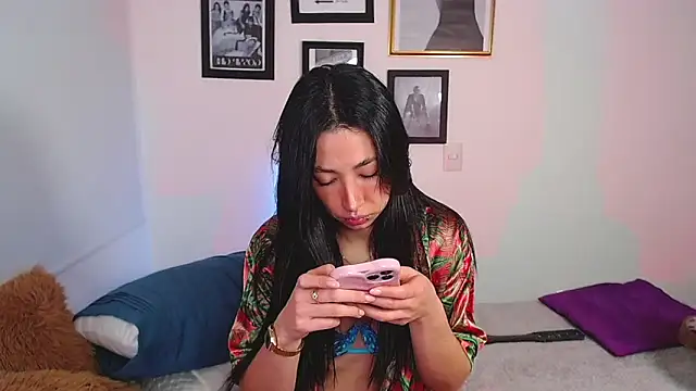 lilyy evanss online show from 03.17.25