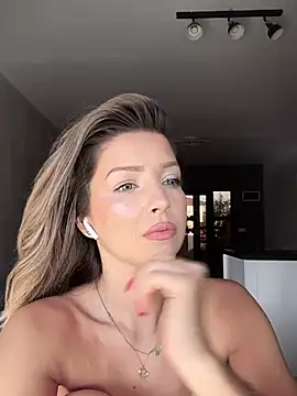 Snapshot of SonyaD_ chatting on 12.16.24 SonyaD  online show from 12.16.24