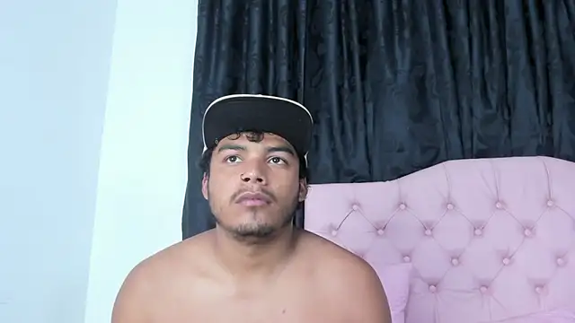 Snapshot of Applehot_LRR chatting on 02.07.25 Applehot LRR online show from 02.07.25