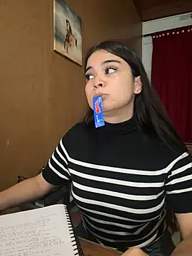 CamilaSofiia online show from 04.11.26