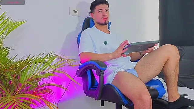 EdwardRoss  online show from 10.28.25