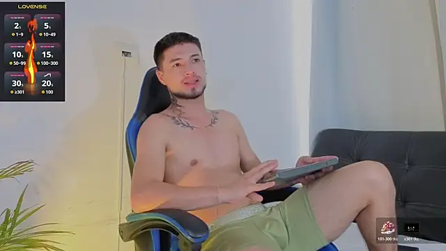 EdwardRoss  online show from 04.21.26