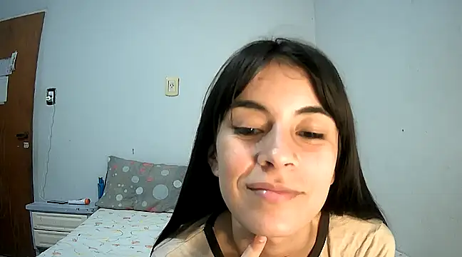 Snapshot of melodybar27 chatting on 02.03.25 melodybar27 online show from 02.03.25