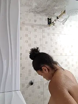 Julia Pretinha online show from 10.31.25