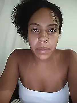 Julia Pretinha online show from 02.05.26