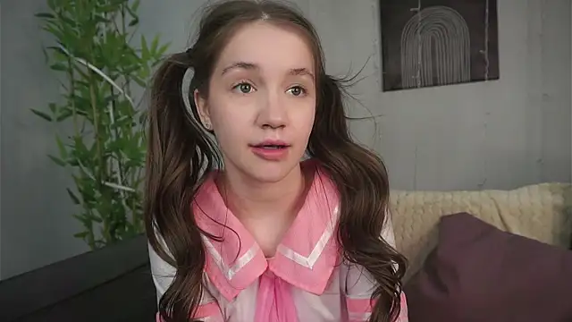 AmiLewis online show from 02.01.25