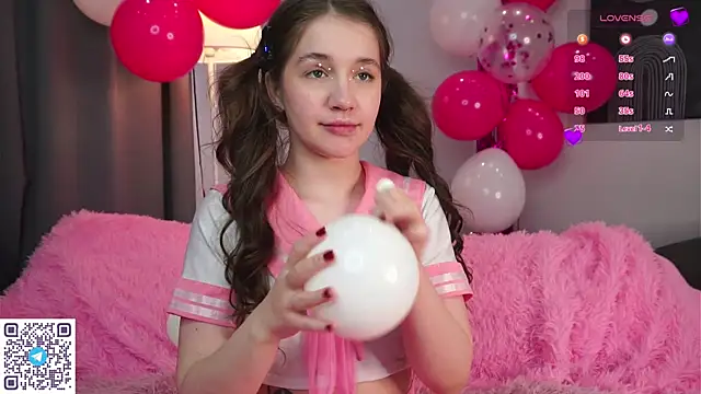 AmiLewis online show from 03.13.25