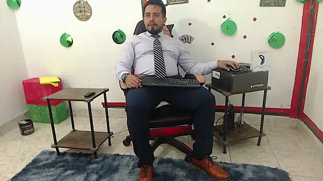 Snapshot of KalethBigDick chatting on 04.20.26 KalethBigDick online show from 04.20.26