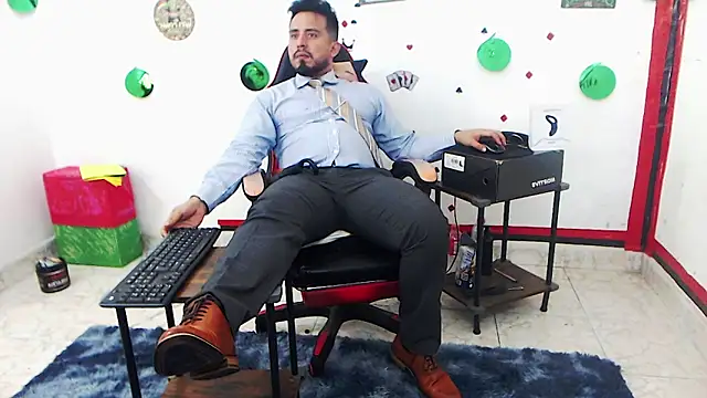 Snapshot of KalethBigDick chatting on 04.30.26 KalethBigDick online show from 04.30.26