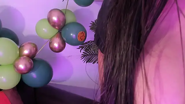 Snapshot of Miia_Thompsonn chatting on 03.14.25 Miia Thompsonn online show from 03.14.25