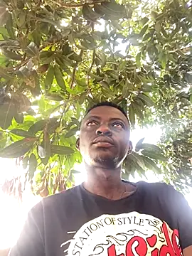 Snapshot of BigBrotherFreak chatting on 10.06.25 BigBrotherFreak online show from 10.06.25