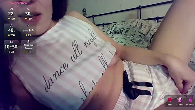 Snapshot of Athena_play chatting on 03.11.25 Athena play online show from 03.11.25