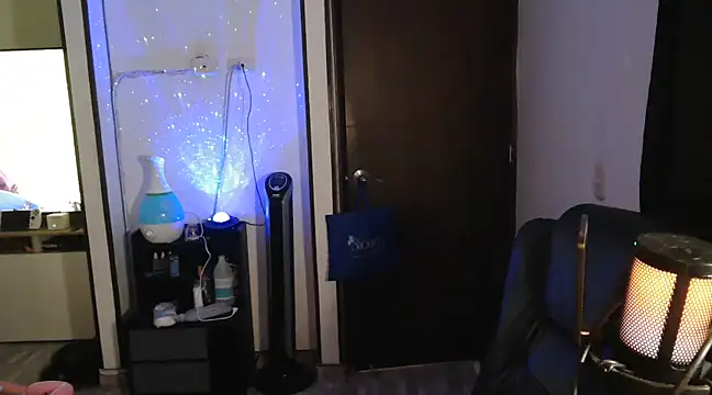 Snapshot of CarolinaRincon chatting on 03.19.25 CarolinaRincon online show from 03.19.25