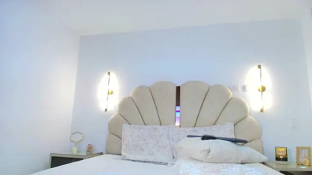 Meghanparker1 online show from 11.04.25