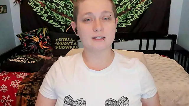 Chloenightmare online show from 09.26.25