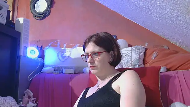 Snapshot of lanax chatting on 05.26.26 lanax online show from 05.26.26