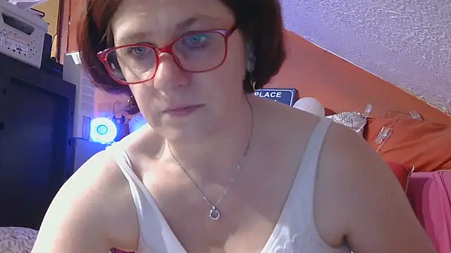 Snapshot of lanax chatting on 05.27.26 lanax online show from 05.27.26