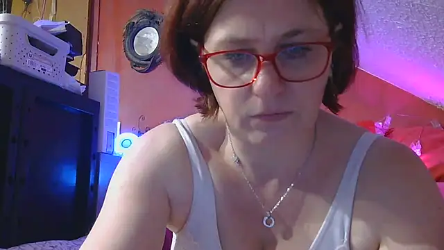 Snapshot of lanax chatting on 06.17.26 lanax online show from 06.17.26