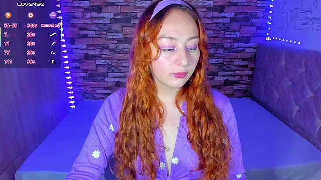 Snapshot of April_sommer1 chatting on 03.19.25 April sommer1 online show from 03.19.25