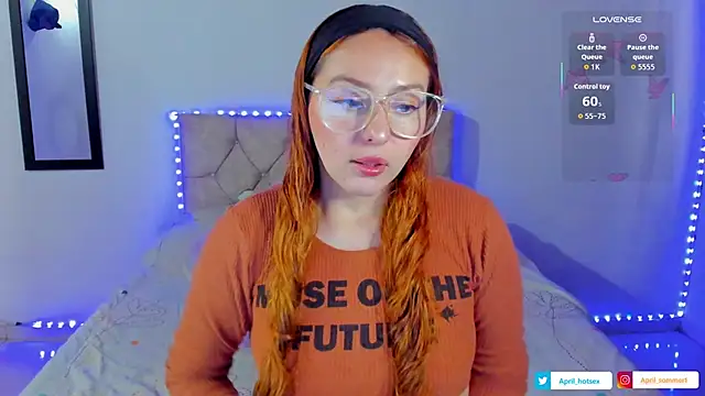 Snapshot of April_sommer1 chatting on 09.15.25 April sommer1 online show from 09.15.25