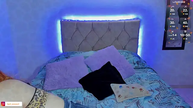 Snapshot of April_sommer1 chatting on 10.10.25 April sommer1 online show from 10.10.25