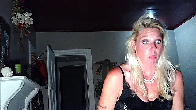 Glamazonx online show from 09.13.25