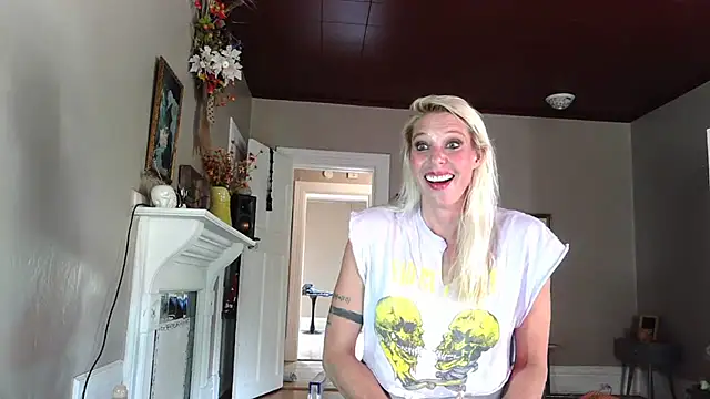 Glamazonx online show from 09.28.25