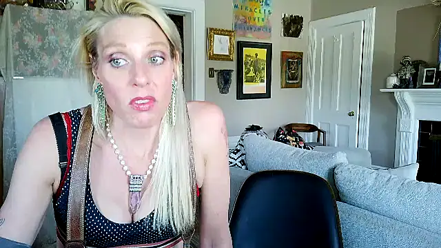 Glamazonx online show from 04.20.26