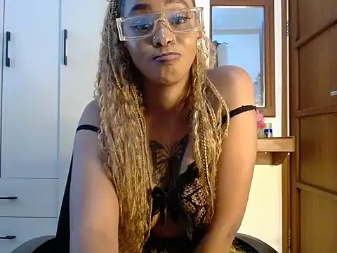 queencydoll online show from 06.03.26