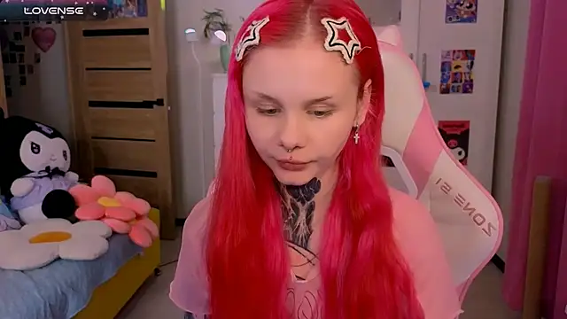 Snapshot of Britney_Lynch chatting on 11.23.25 Britney Lynch online show from 11.23.25